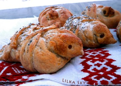 Ukrainian baked skylark birds shaped buns etnocook lilkasky
