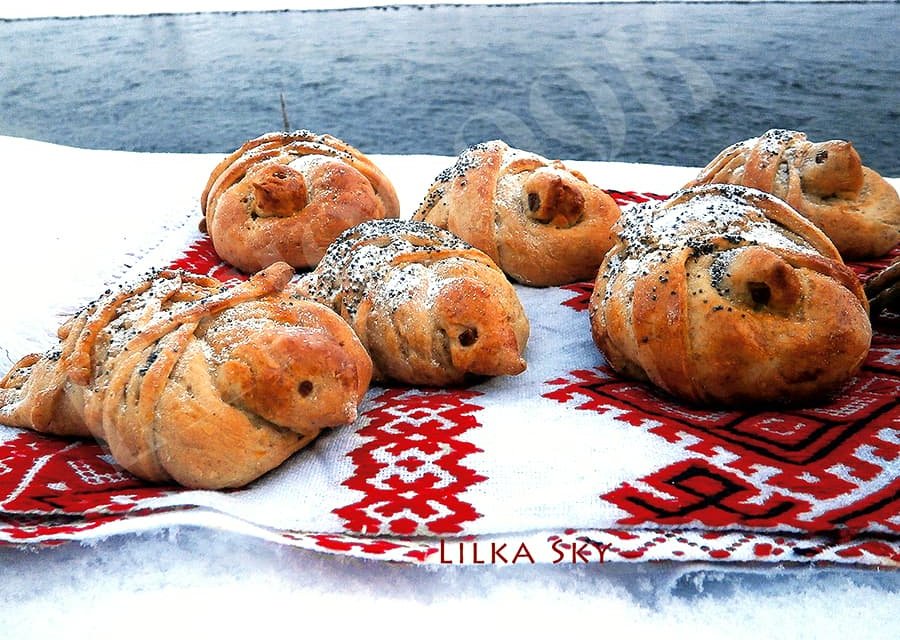 Baked skylark birds shaped buns – ancient Ukrainian traditions